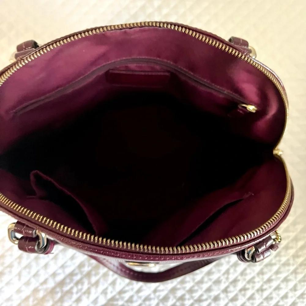 Coach - Picture 4 of 9